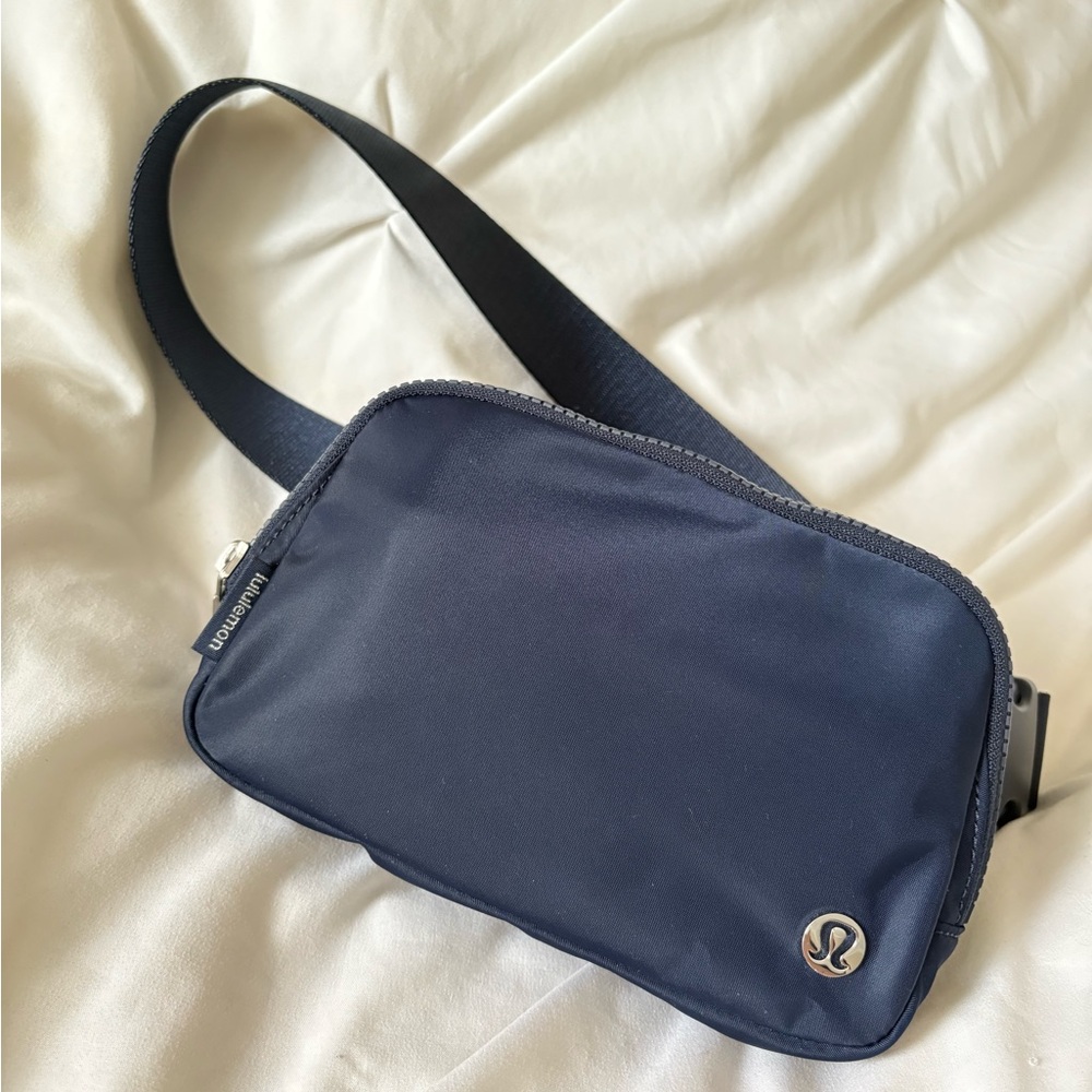 Lululemon Athletica Midnight Blue Belt Bag